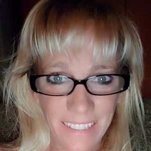 Meet your Posher, Debbi